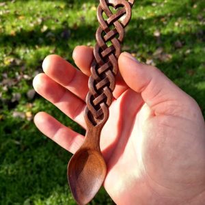 walnut-celtic-love-spoon-closed-weave-2