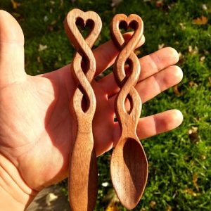 walnut-celtic-love-spoon-and-butter-knife-1